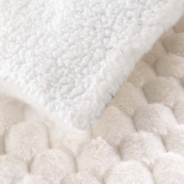 Kremowy koc z mikropluszu 180x220 cm Frosty – douceur d'intérieur