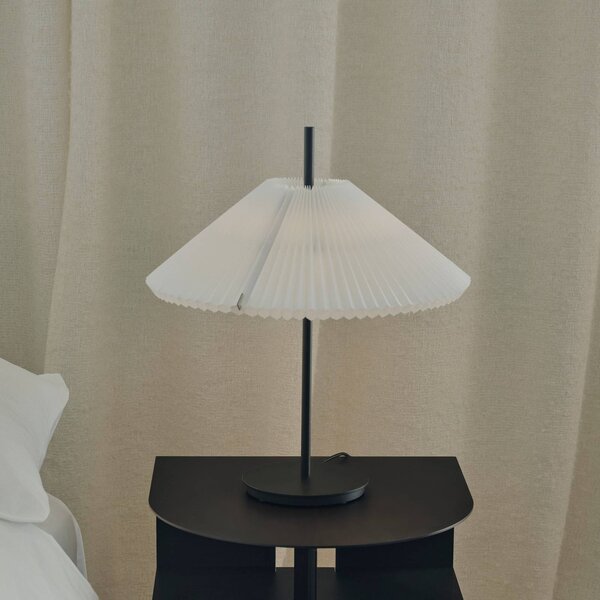 New Works Lampa stołowa Nebra, czarny, salon / jadalnia, metal, design