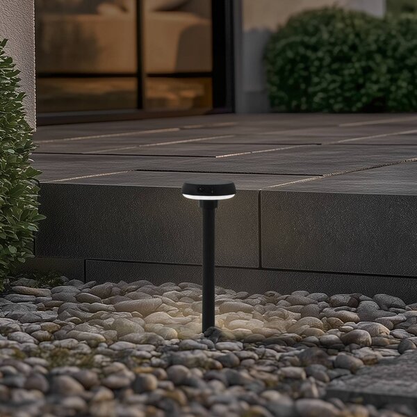 Lindby Solar-lampa z grotem ziemnym LED Brinca, czarny, PC, czujnik Brinca, czarny, tworzywo sztuczne, nowoczesny