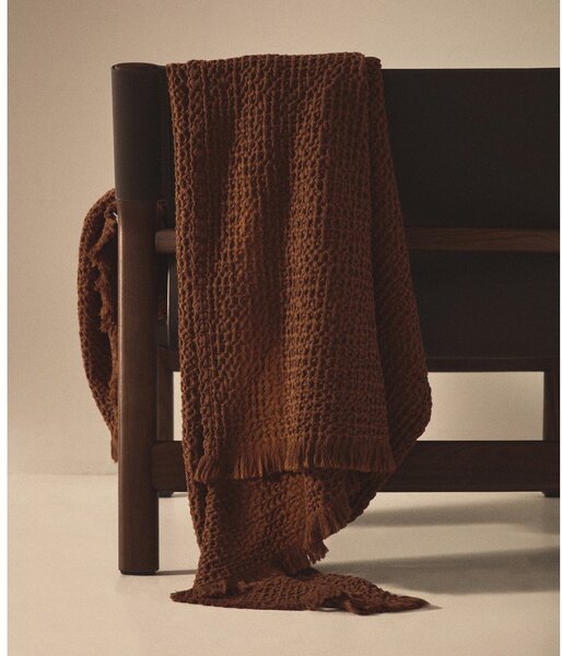 Brązowy koc 130x170 cm Nulina – Kave Home