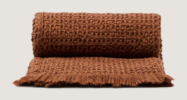 Brązowy koc 130x170 cm Nulina – Kave Home