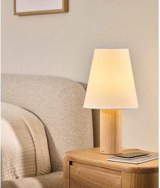 Biała/w naturalnym kolorze lampa stołowa z litego drewna kauczukowego z tekstylnym kloszem (wysokość 49,5 cm) Marga – Kave Home