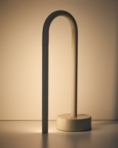 Metalowa lampa stołowa LED w kolorze kości słoniowej (wysokość 30 cm) Bow – Kave Home