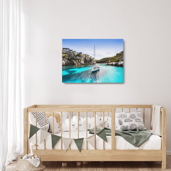 Obraz na szkle - Plaża z żaglówką (70x50 cm)
