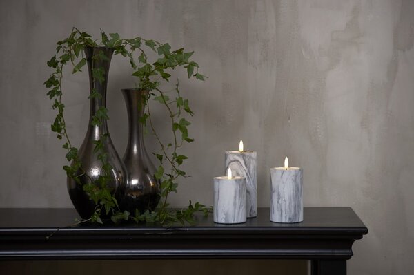 Szaro-biała betonowa świeca LED Star Trading Flamme Marble, wys. 15 cm