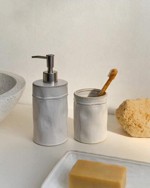 Kremowy dozownik do mydła ceramiczny 650 ml Savel – Kave Home