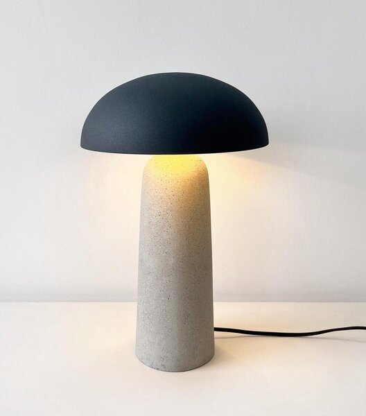 Szara lampa stołowa betonowa z metalowym kloszem (wysokość 39,5 cm) Delphine – Bizzotto