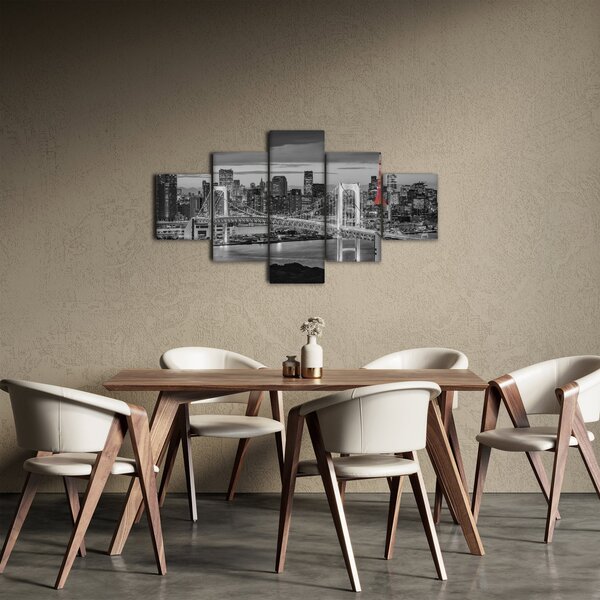 Obraz - Duże miasto z czerwoną wieżą (125x70 cm)