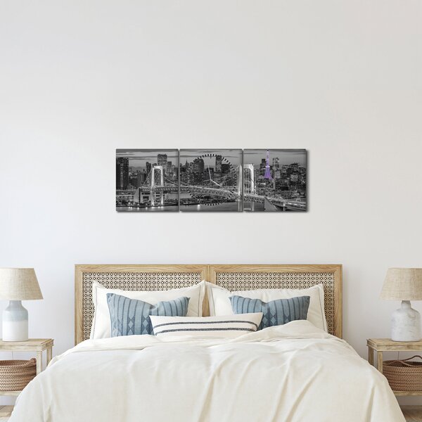 Obraz - Duże miasto z fioletową wieżą (z zegarem) (90x30 cm)