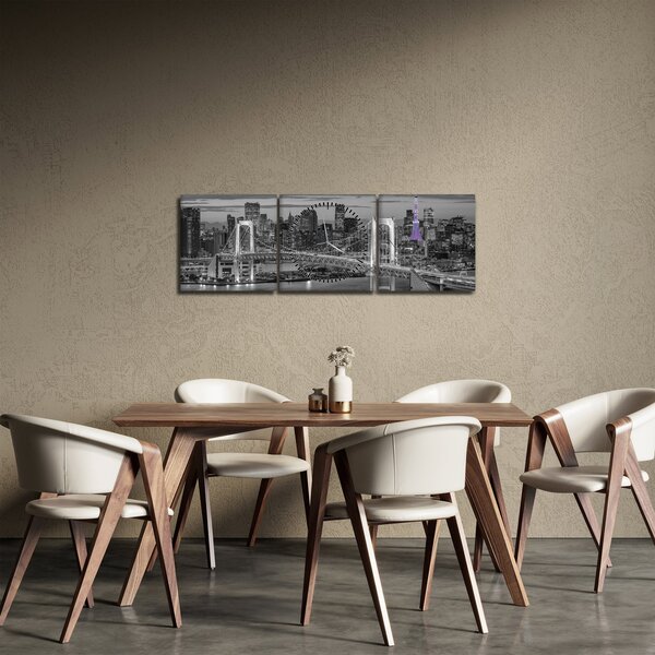 Obraz - Duże miasto z fioletową wieżą (z zegarem) (90x30 cm)