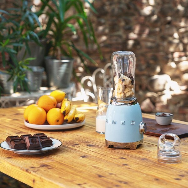 Jasnoniebieski blender kielichowy 50's Retro Style – SMEG