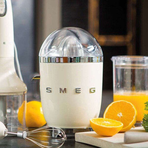Kremowa sokowirówka 50's Retro Style – SMEG