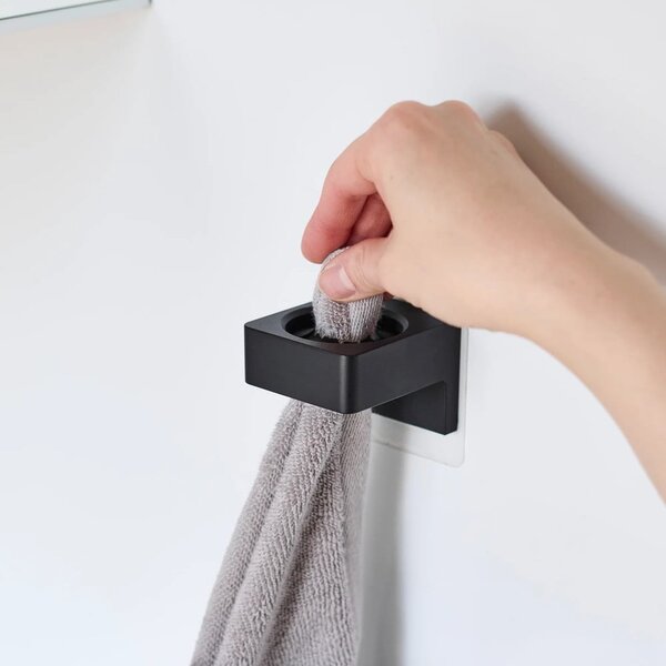 Czarny plastikowy uchwyt wielofunkcyjny Film Hook – YAMAZAKI