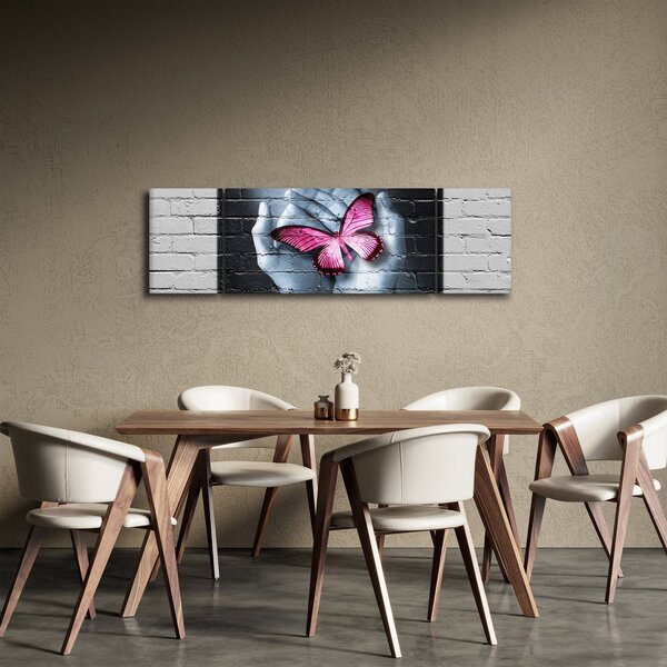 Obraz - Różowy motyl w ścianie (170x50 cm)