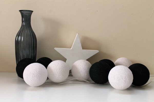 Lampki dla dzieci kule Cotton Balls Black&White - różne rozmiary