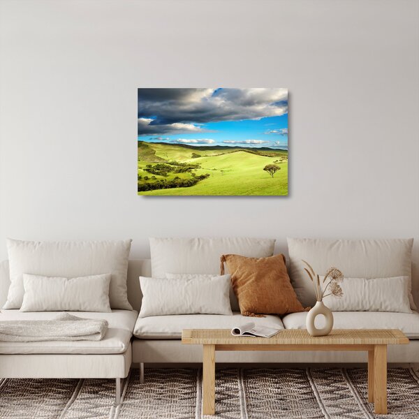 Obraz na szkle - Zielony krajobraz ze wzgórzami (70x50 cm)