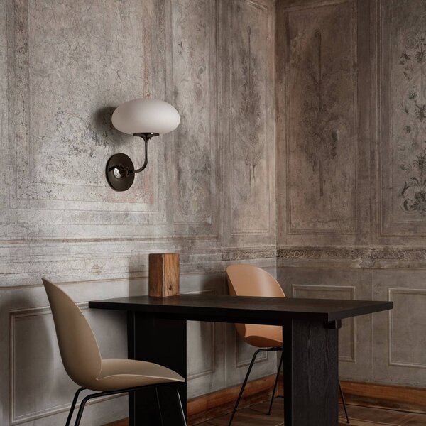 GUBI Kinkiet Stemlite, możliwość ściemniania, chromowy / srebrny, salon / jadalnia, metal, design
