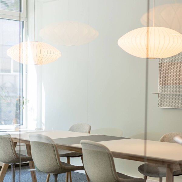 HAY Lampa wisząca designerska Nelson Saucer Bubble, możliwość ściemniania, biały / opal, salon / jadalnia, tworzywo sztuczne, design