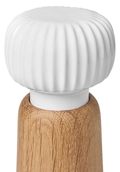 Młynek do przypraw z drewna dębowego z białym porcelanowym detalem Kähler Design Hammershoi, wys. 13 cm
