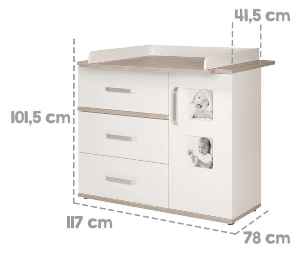 Biała niska komoda dziecięca w dekorze wiązu z przewijakiem 117x102 cm Moritz – Roba