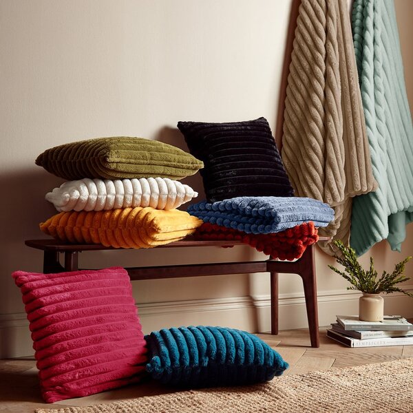 Biały koc z mikropluszu 130x170 cm Cosy Ribbed – Catherine Lansfield