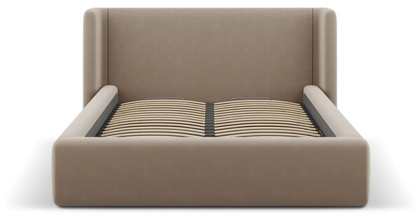 Jasnobrązowe tapicerowane łóżko dwuosobowe ze schowkiem ze stelażem 140x200 cm Jason – Windsor & Co Sofas