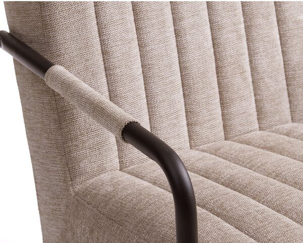 Beżowy fotel Trout – Unique Furniture