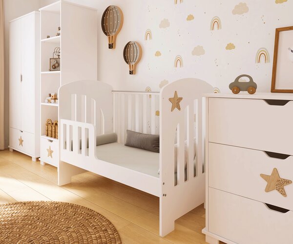 Łóżeczko dziecięce STARS BABY 120x60 z szufladą, barierką i funkcją tapczanika – białe z dekoracyjną gwiazdką