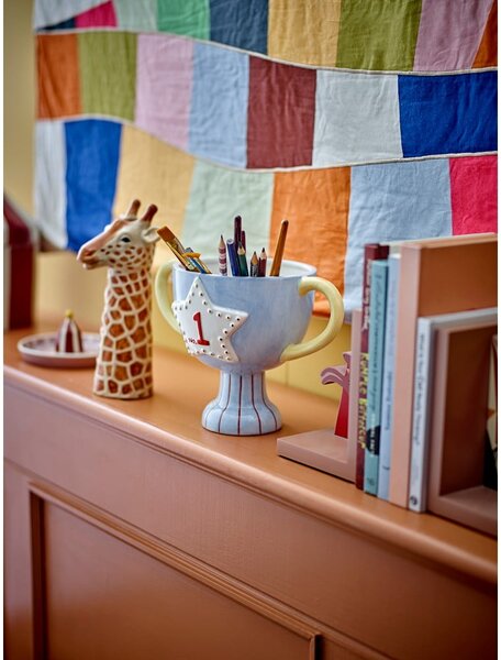 Ceramiczna ręcznie malowana osłonka na doniczkę Trophy – Bloomingville Mini