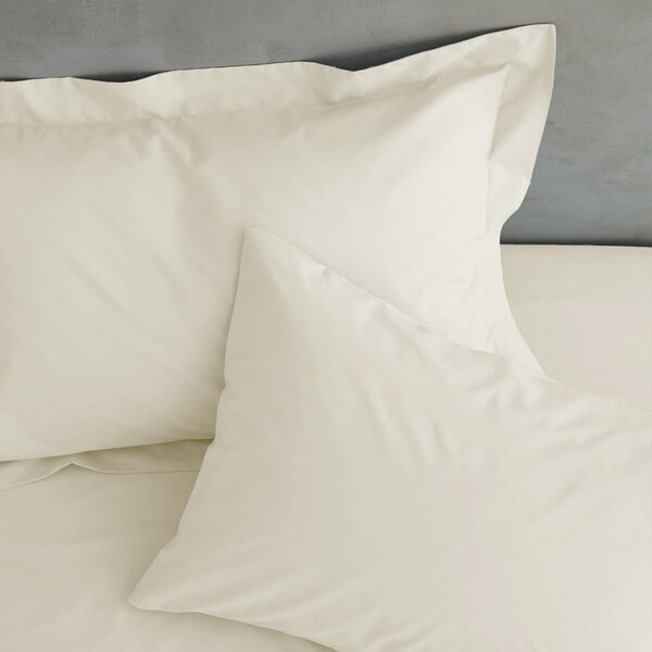 Kremowe prześcieradło z perkalu 180x260 cm Easy Iron Percale – Catherine Lansfield