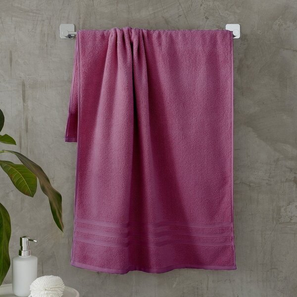 Ciemnoróżowy bawełniany ręcznik kąpielowy frotte 70x120 cm Zero Twist – Catherine Lansfield