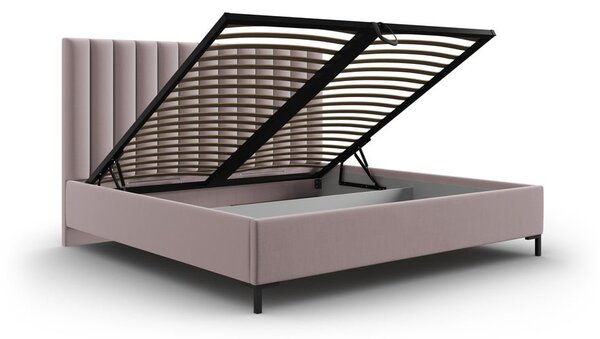 Jasnoróżowe tapicerowane łóżko dwuosobowe ze schowkiem i stelażem 140x200 cm Casey – Mazzini Beds