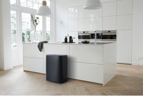 Stalowy kosz na śmieci otwierany na dotyk w kolorze matowej czerni 60 l Bo Touch Bin – Brabantia