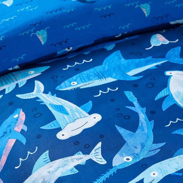 Niebieska pościel dziecięca do łóżeczka 120x150 cm Jawsome Shark – Catherine Lansfield