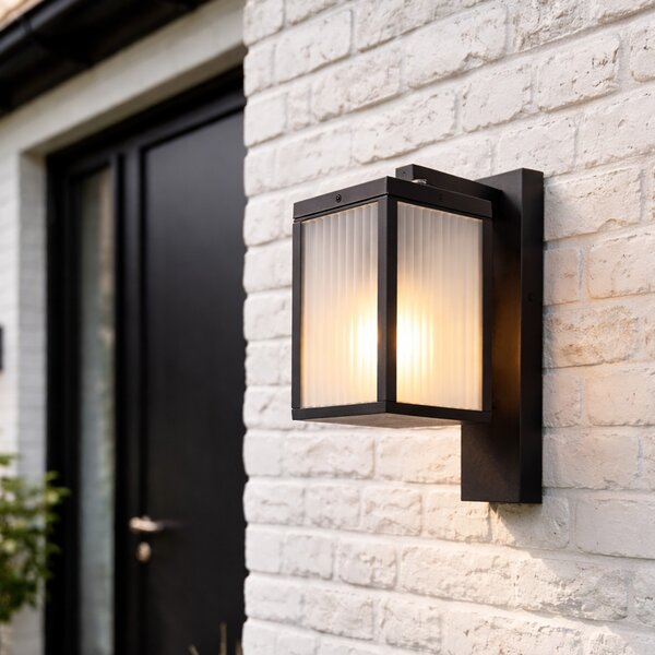 Lampa ścienna zewnętrzna czarna z żebrowanym szkłem IP44 - Charlois
