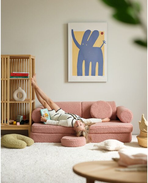 Różowa sofa dla dzieci z materiału bouclé 132 cm Settee – Wigiwama