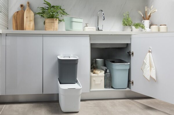 Ciemnoszary kosz na śmieci do segregacji odpadów z plastiku z recyklingu 20 l Ready To Collect – Curver