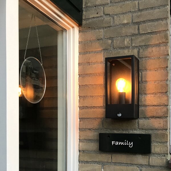 Lampa ścienna zewnętrzna czarna z czujnikiem ruchu IP44 - Rotterdam