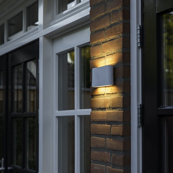 Lampa ścienna biała 17,5 cm z LED IP65 - Batt