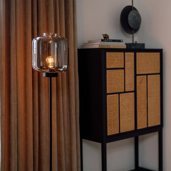 Designerska lampa podłogowa czarna z przydymionym szkłem - Qara