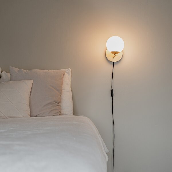 Lampa ścienna w stylu art deco złota i opalowe szkło - Flore