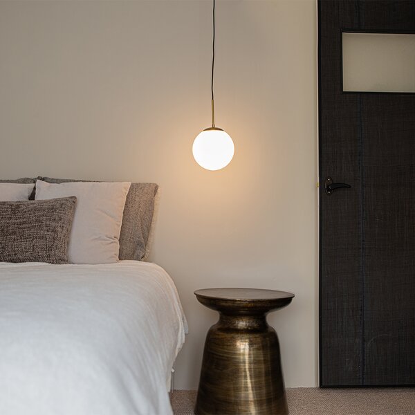 Lampa wisząca Art Deco złota z opalowym szkłem - Flore