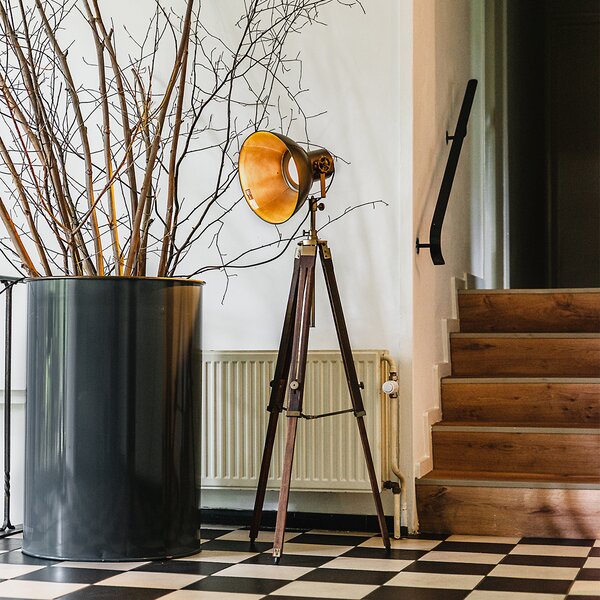 Industrialna lampa podłogowa na trójnogu brązowa z drewnem - Mangoes