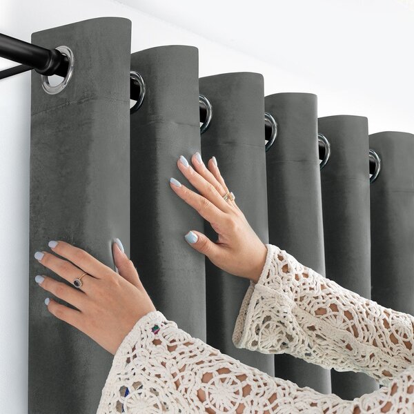 Ciemnoszara aksamitna zasłona częściowo zaciemniająca (dimout) 200x250 cm Velto – Filumi