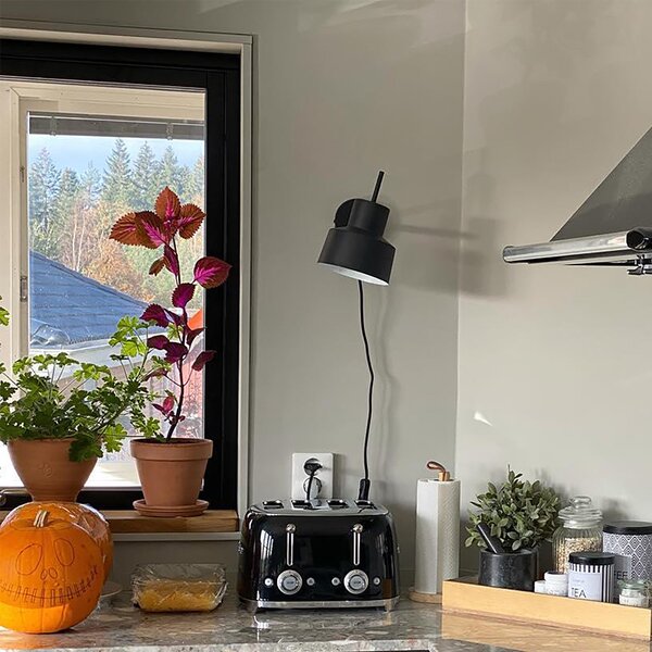 Inteligentna lampa ścienna czarna w tym WiFi A60 - Chappie
