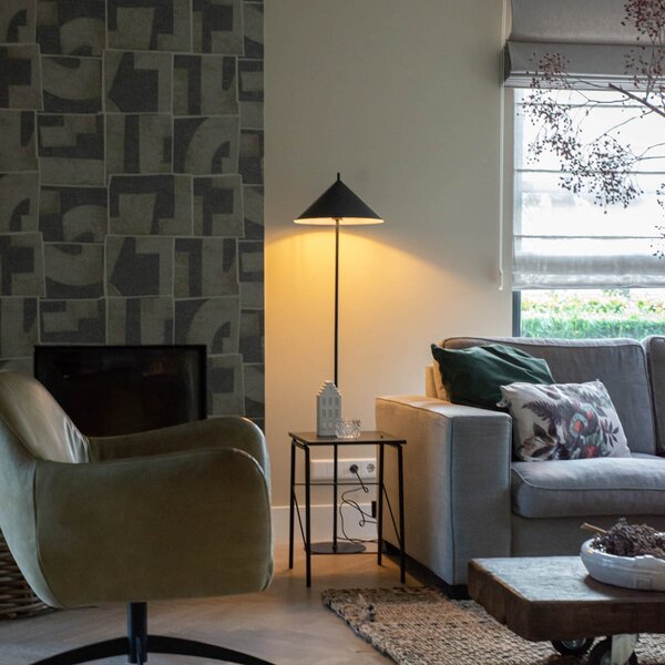 Designerska lampa podłogowa czarna - Triangolo