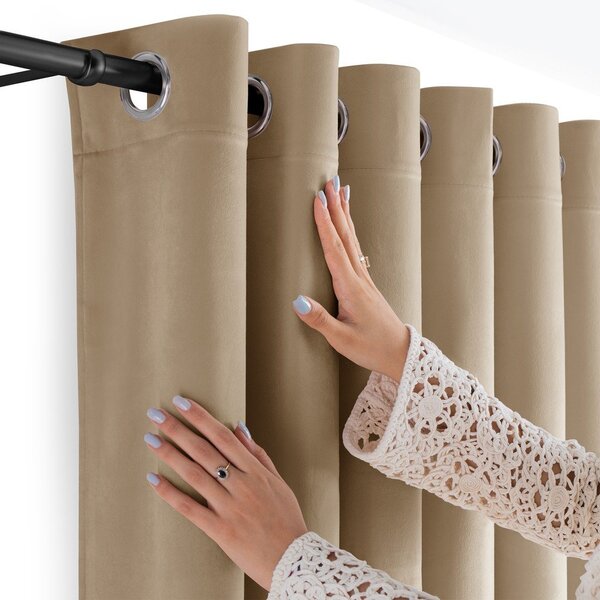Beżowa aksamitna zasłona częściowo zaciemniająca (dimout) 200x270 cm Velto – Filumi