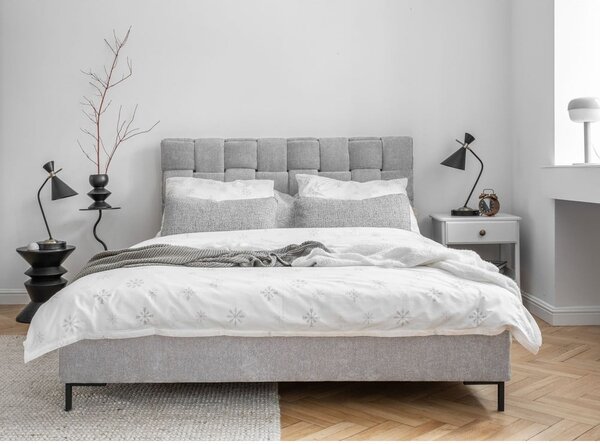 Jasnoszare tapicerowane łóżko dwuosobowe ze stelażem 140x200 cm Eve – Miuform