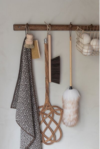 Brązowy wieszak ścienny z litego drewna dębowego 72 cm Roots – Mette Ditmer Denmark