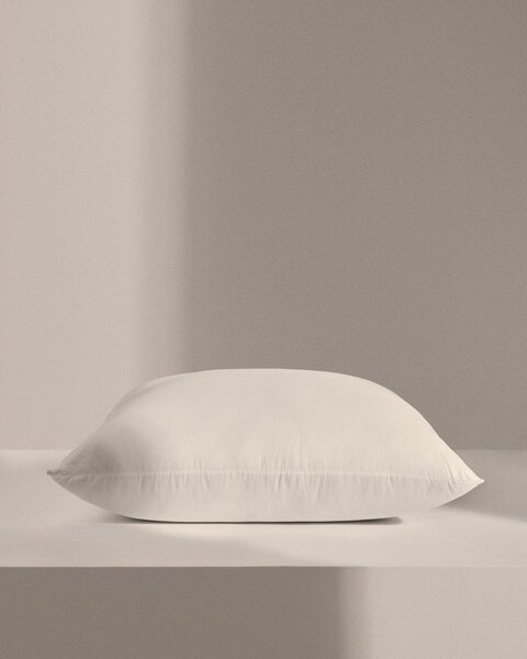 Poduszka 70x70 cm Fluff – Kave Home